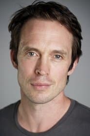 Stephen Phillips في دور Lieutenant