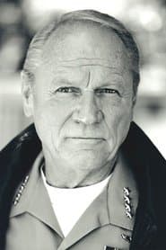 Conrad Bachmann dans le rôle de Roy