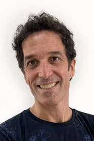 Maximiliano Rivas as Padre Alberto
