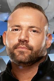 Michael Cuellari dans le rôle de QT Marshall
