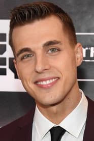 Cody Linley dans le rôle de Mullet Fingers
