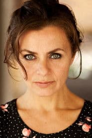 Naomi Krauss dans le rôle de Viktoria Kolzer