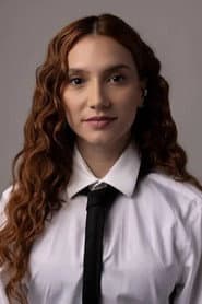 Lorena Comparato dans le rôle de Elize Matsunaga