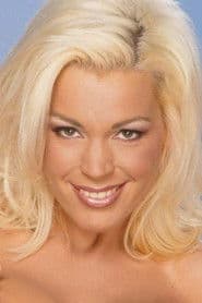 Shelby Taylor dans le rôle de Queen Bee