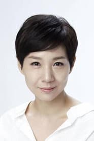 Kim Ho-jung as Kwon Yoo's Mother