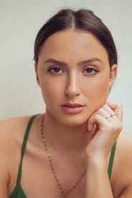 Léora Barbara dans le rôle de Stella