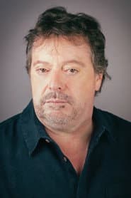 António Melo dans le rôle de policeman