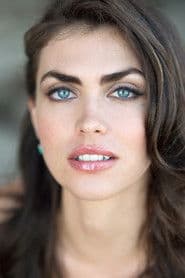 Aurelia Scheppers as Sarah