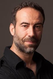 Șerban Pavlu as Coriolan