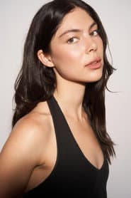 Azizi Donnelly dans le rôle de Robyn