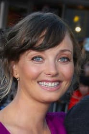 Kira Sternbach as Joe