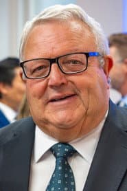 Gerry Brownlee في دور Self