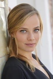 Saskia Rosendahl dans le rôle de Jennie