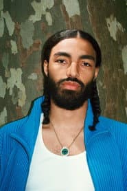 Sage Elsesser dans le rôle de Self