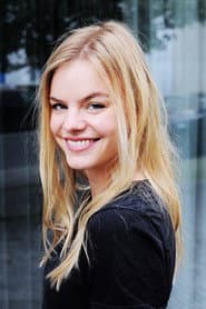 Sophia Schober dans le rôle de Tini