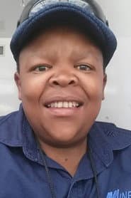 Alfred Ntombela في دور Mr. Pearl