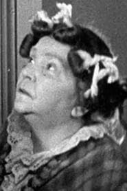 Hannah Jones في دور The Landlady
