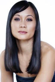 Loretta Kung في دور Annie