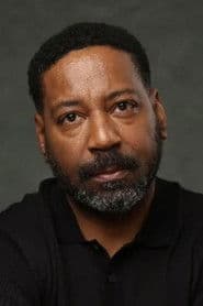 Kevin Mathurin في دور Mike