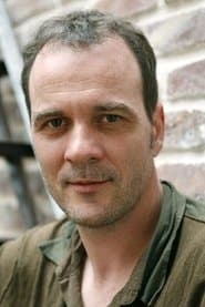 Gérard Watkins في دور Cattaneo
