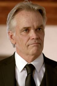 Steven Flynn dans le rôle de Michael