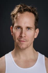 Sindri Swan dans le rôle de Daniel / Keeper 1