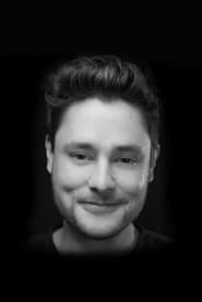 Kevin Kopacka dans le rôle de Self