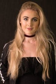 Emma Holzer في دور Donna