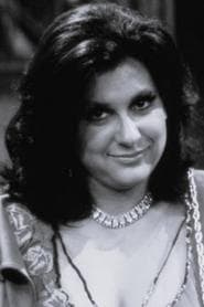 Jeannie Linero dans le rôle de Lavinia
