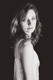 Shannon Collis dans le rôle de Wendy