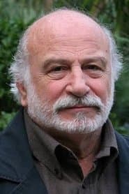 Lucio Allocca في دور Ancient Greek teacher