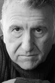 Scott Wentworth dans le rôle de Andrew Maxwell