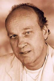 Sean Arnold في دور Mr. Morrison