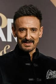 Rahul Dev dans le rôle de Saadhu