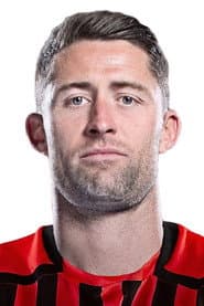Gary Cahill dans le rôle de Self