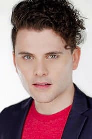Joshua Warr dans le rôle de Vogue
