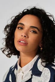 Giovana Cordeiro في دور Nina