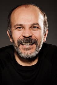Emin Gürsoy في دور Tahsin