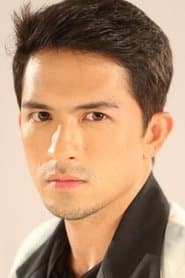 Dennis Trillo في دور Domingo Zamora