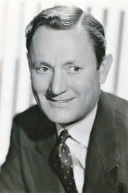 Roscoe Karns as Lieutenant Cameron