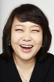 황정민 في دور Myeong-ho's mother