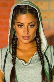 Aline Campos as Suellen