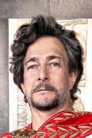 Peter Winfield as Boze visser (uncredited)