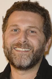 Arthur Benzaquen dans le rôle de Julien