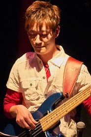 Shingo Tanaka dans le rôle de Bass