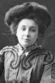 Hilda Castegren dans le rôle de Fru Johansson