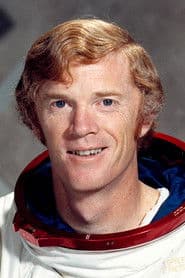 Russell Schweickart dans le rôle de Self - Narrator - Apollo 9 (voice)
