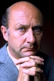 Donald Pleasence في دور Tromp