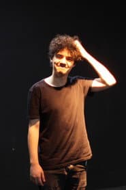 Alef Cavalcante dans le rôle de Repórter