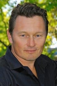 Mark Antony Krupa في دور Sgt. Marcus Mueller